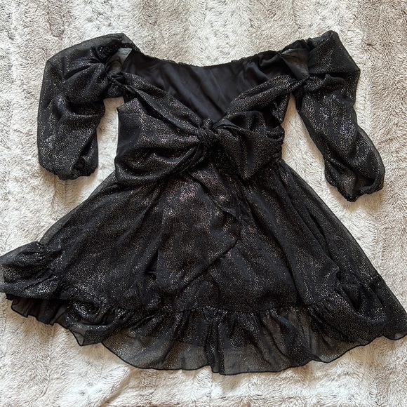 Women’s Shimmery Puff Sleeved Dress - Picture 2 of 6